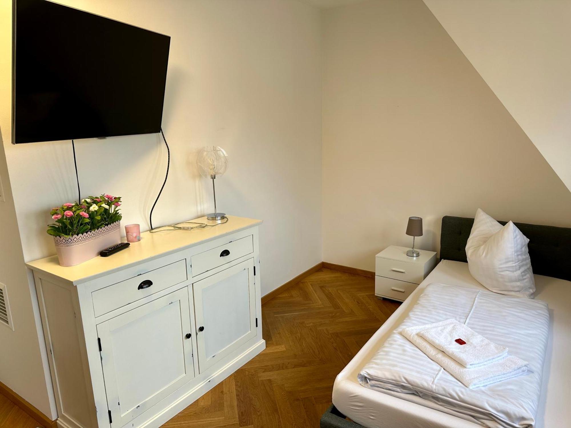 Exklusives Apartment Mit Einmaligem Blick Zur Frauenkirche - Parkplatz Kostenfrei 德累斯顿 外观 照片