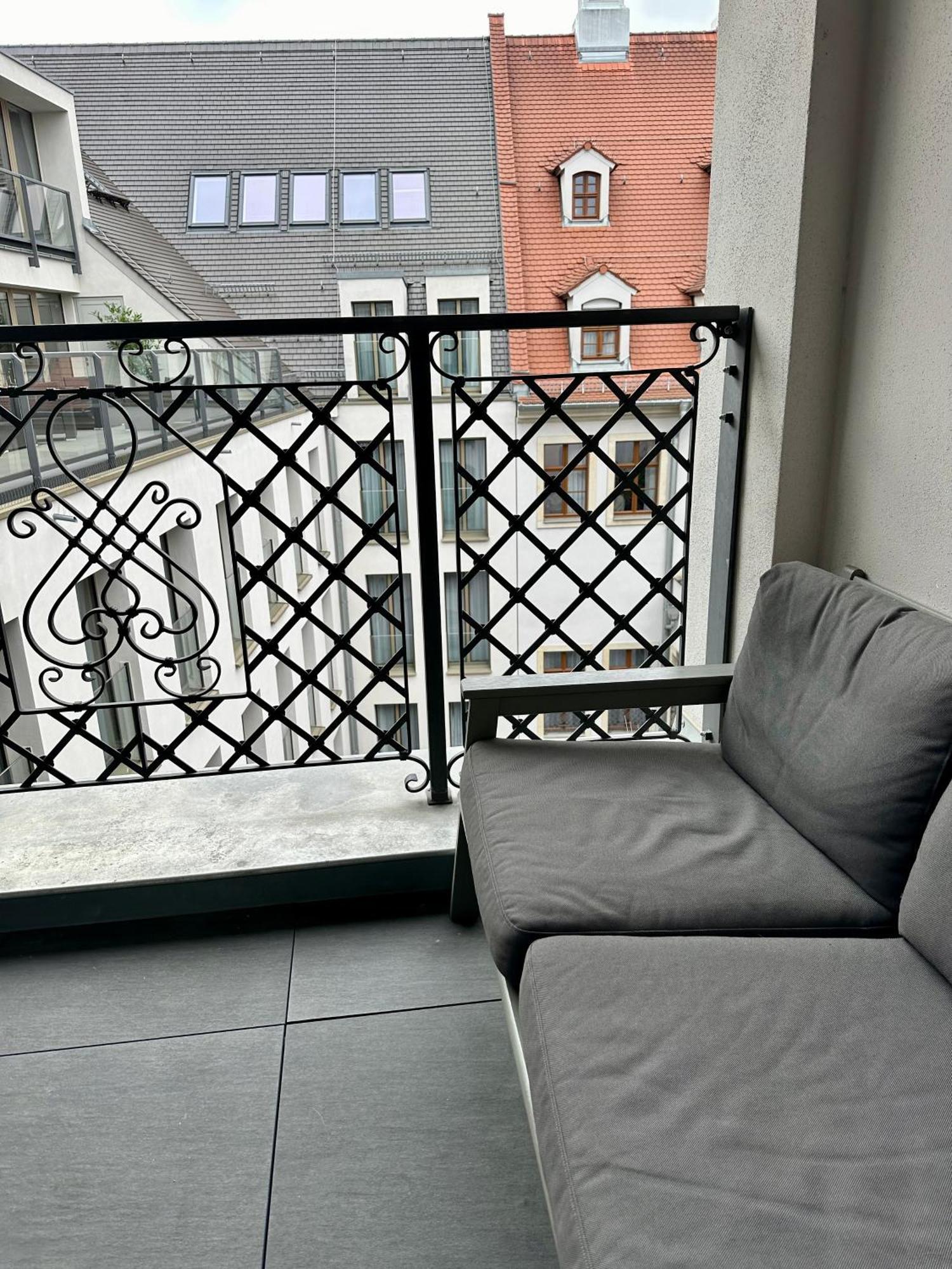 Exklusives Apartment Mit Einmaligem Blick Zur Frauenkirche - Parkplatz Kostenfrei 德累斯顿 外观 照片