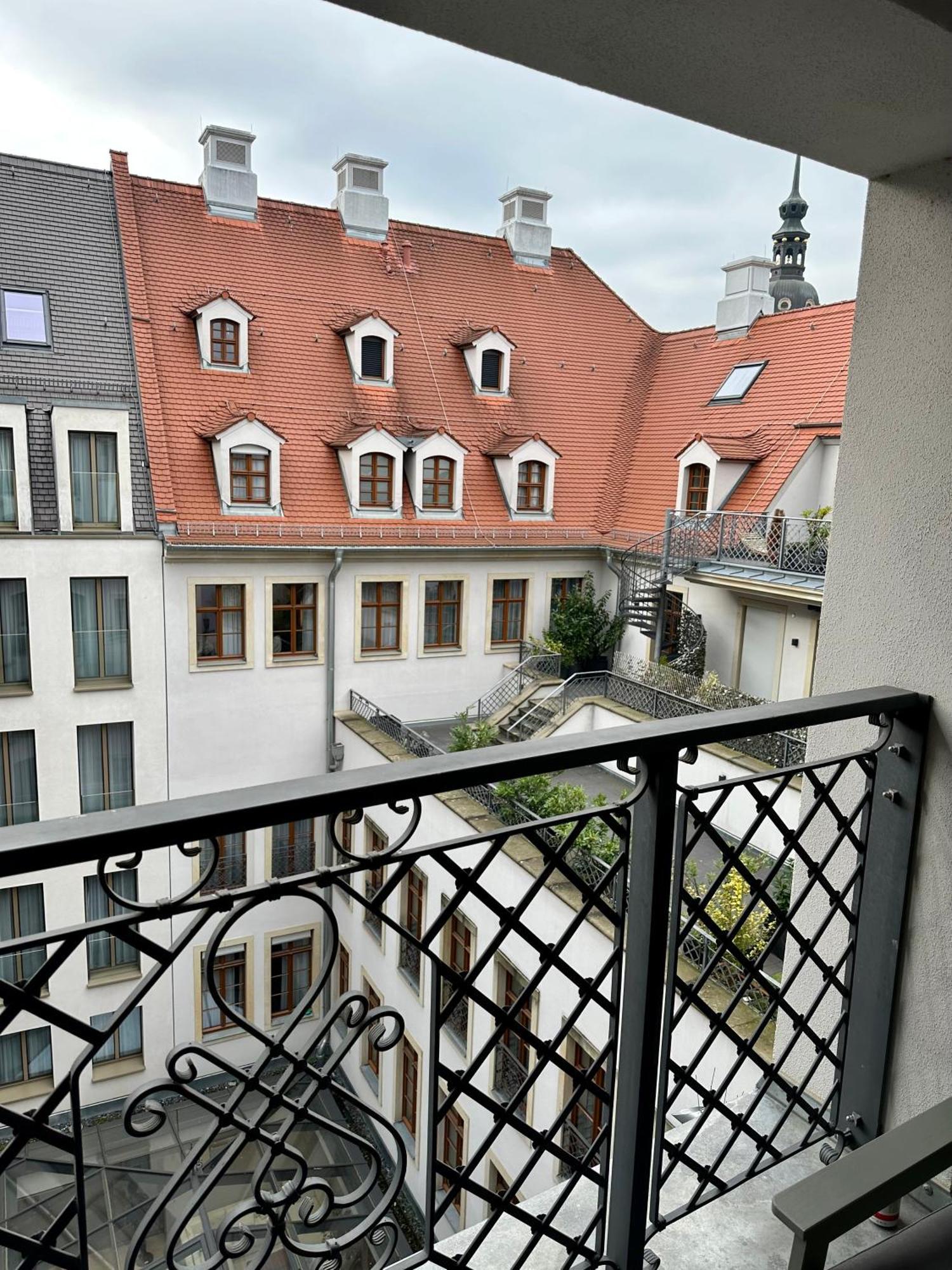 Exklusives Apartment Mit Einmaligem Blick Zur Frauenkirche - Parkplatz Kostenfrei 德累斯顿 外观 照片